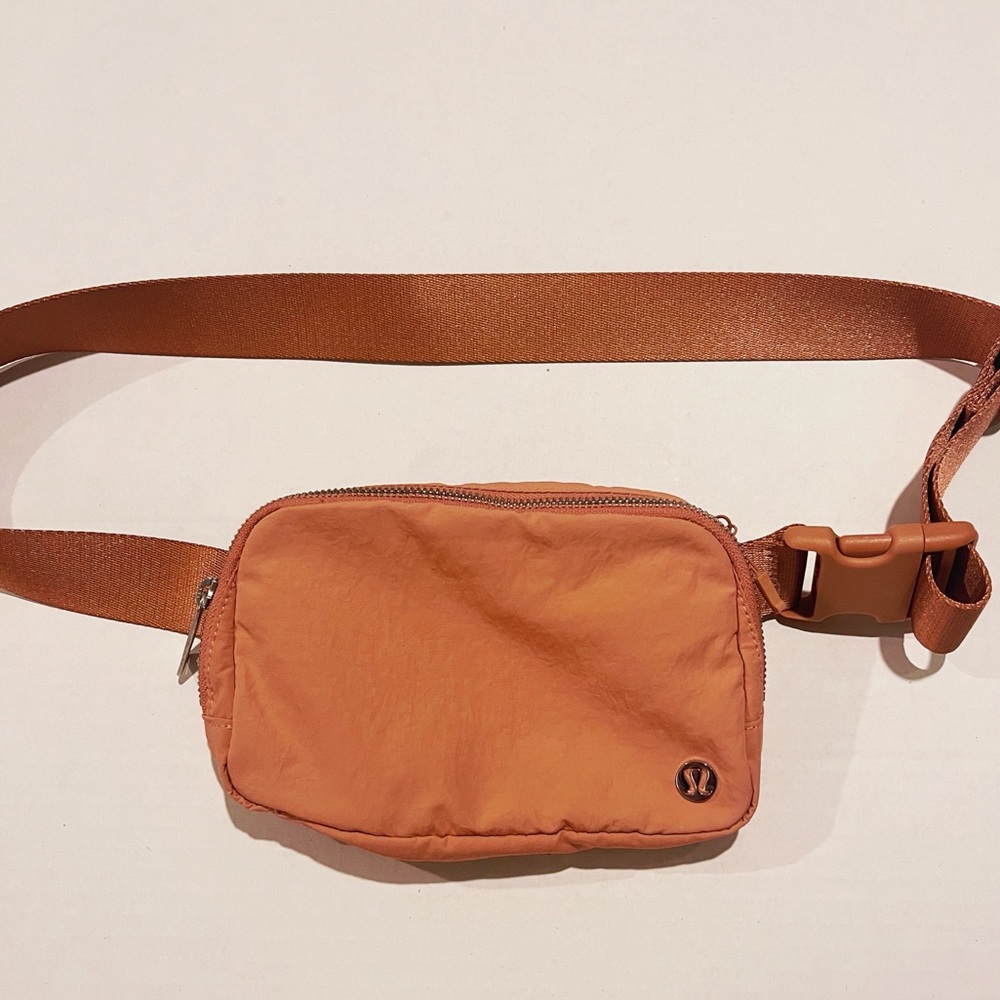 Lululemon belt bag